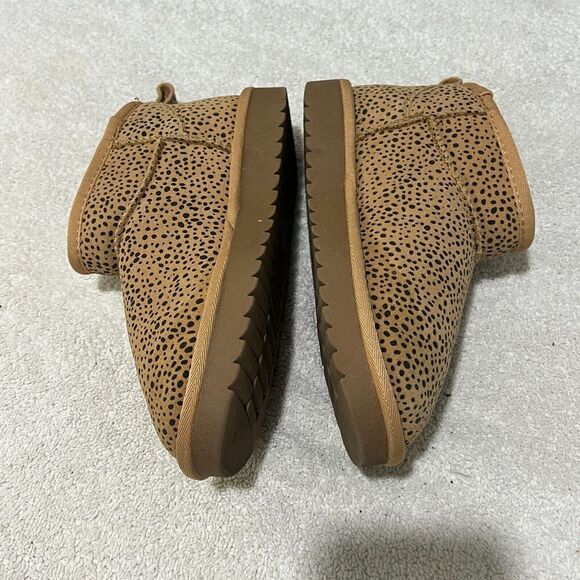 Cushionaire Womens Hipster Cozy Ankle Slip On Boot 6.5 Cheetah Winter Comfort - Picture 5 of 11